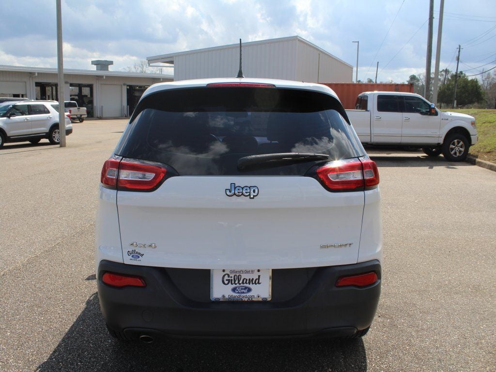 2016 Jeep Cherokee Sport
