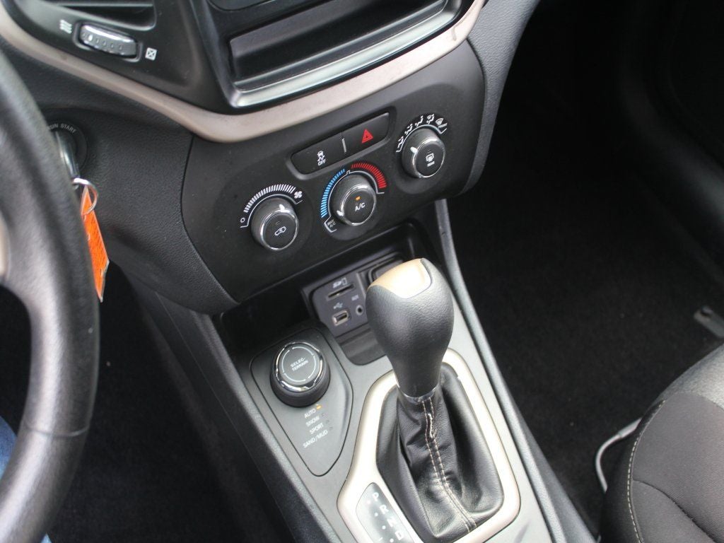 2016 Jeep Cherokee Sport