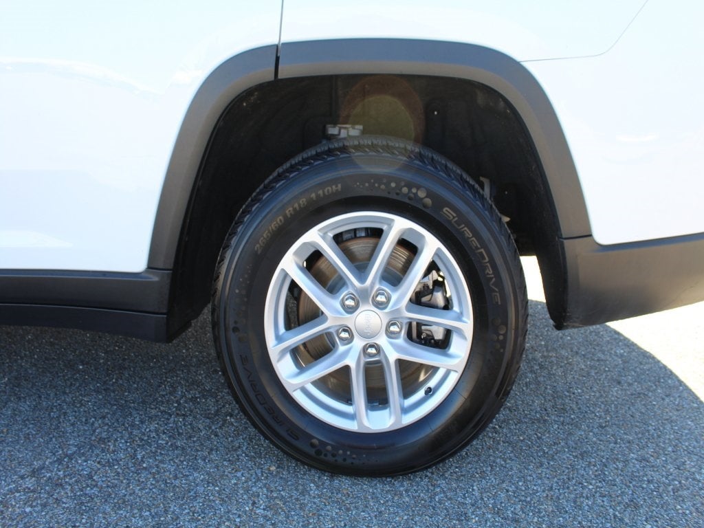 2023 Jeep Grand Cherokee L Laredo