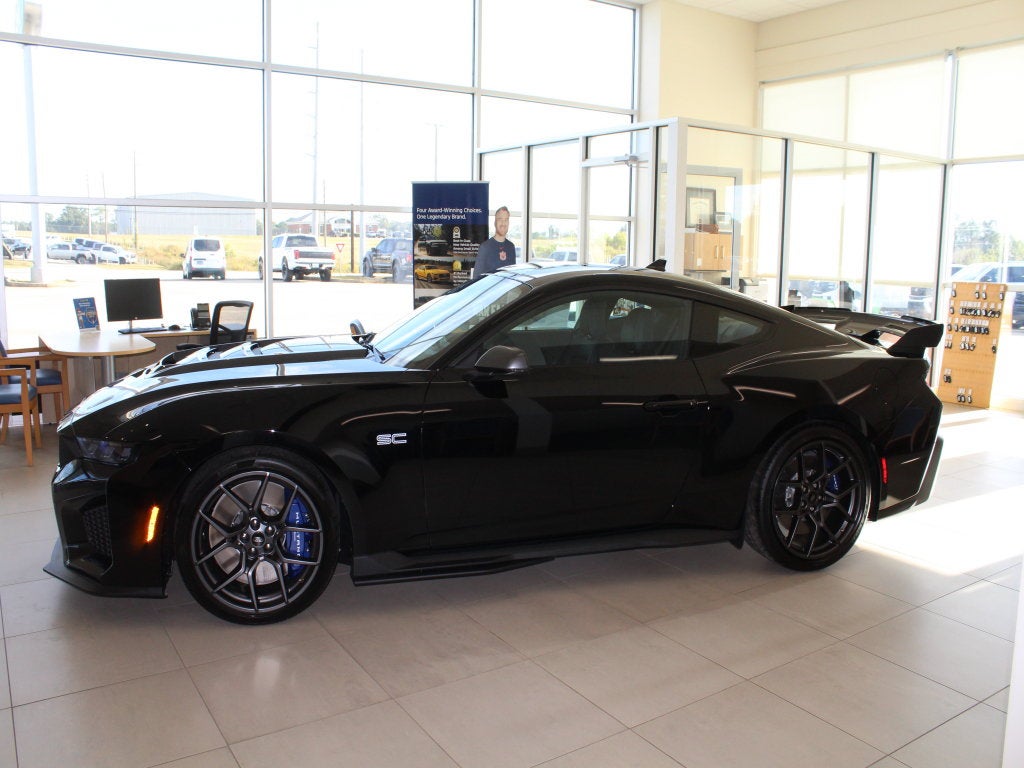 2026 Ford Mustang Dark Horse
