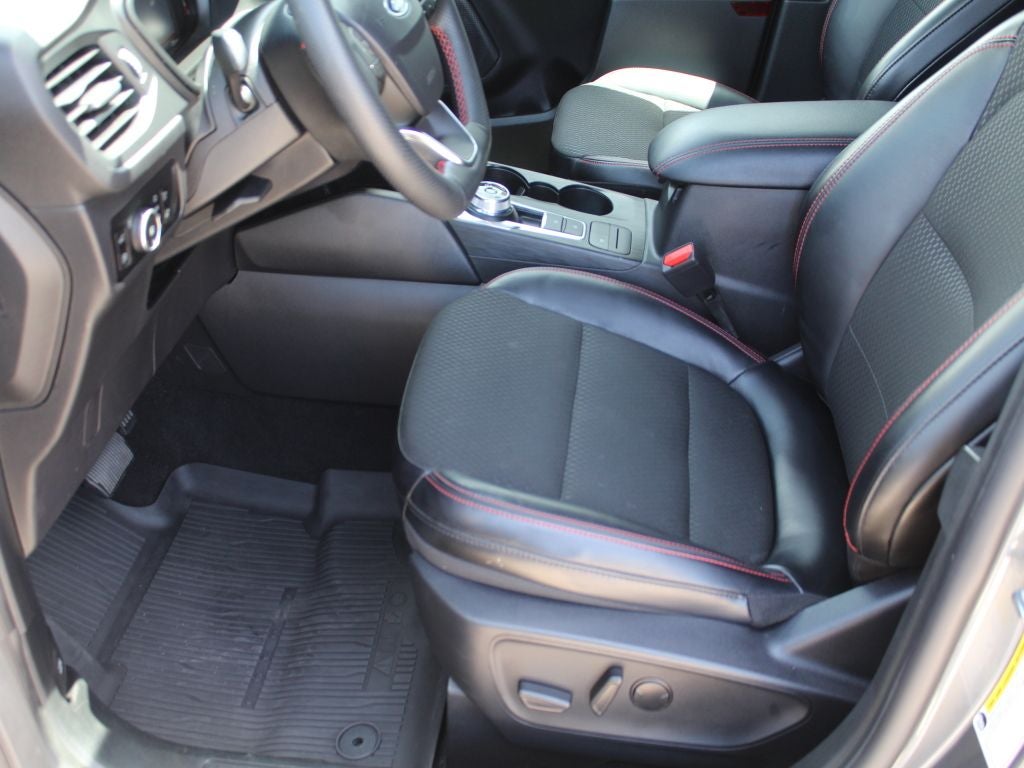 2025 Ford Escape Hybrid ST-Line Select