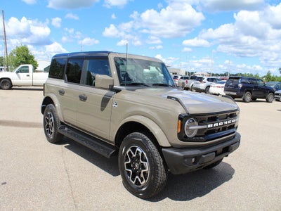 2026 Ford Bronco Outer Banks