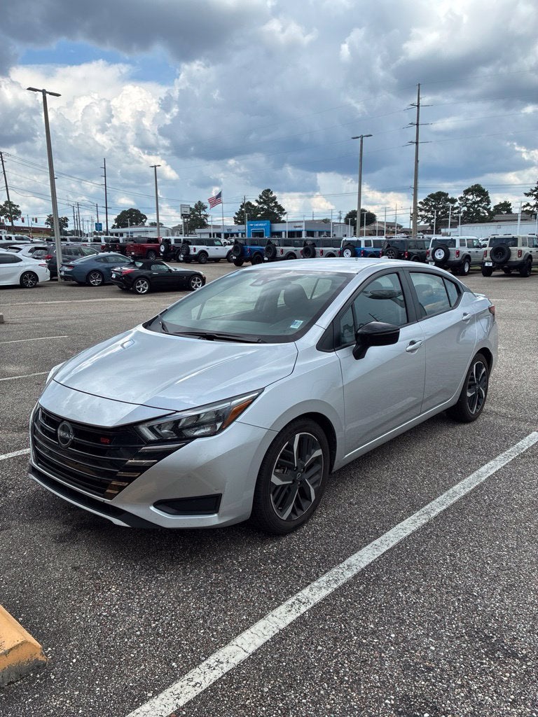 2024 Nissan Versa 1.6 SR
