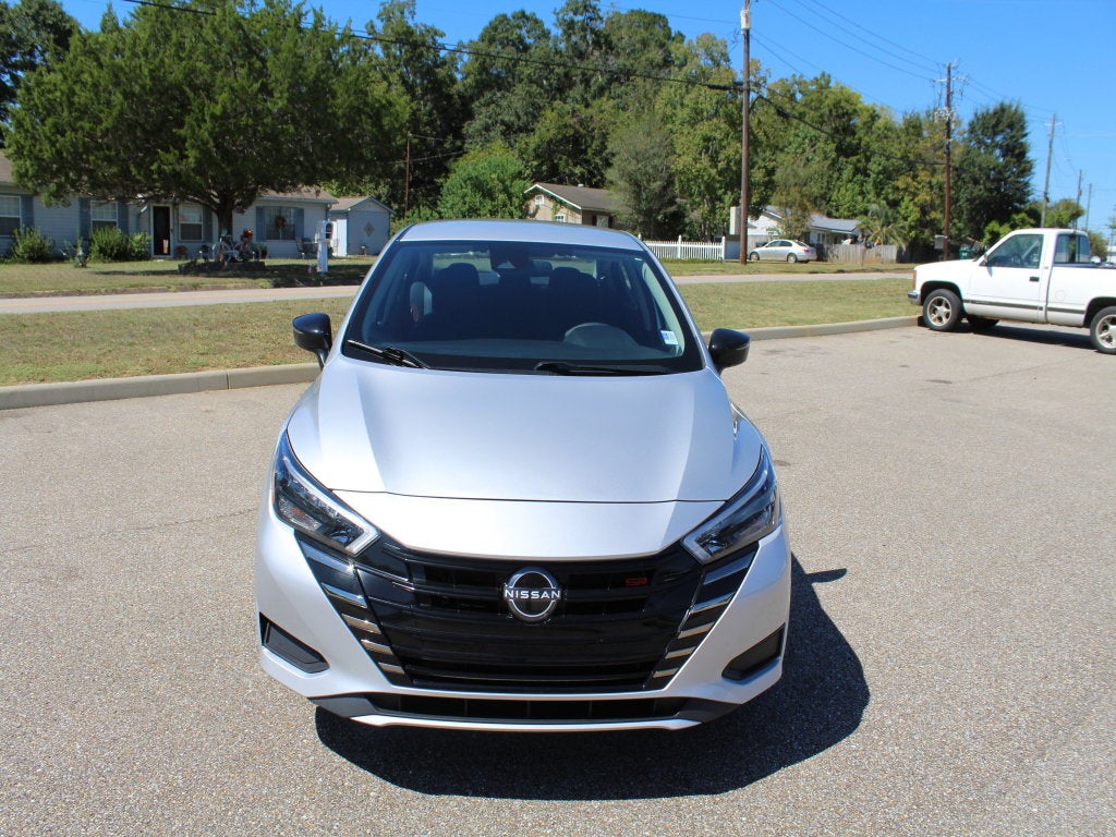 2024 Nissan Versa 1.6 SR