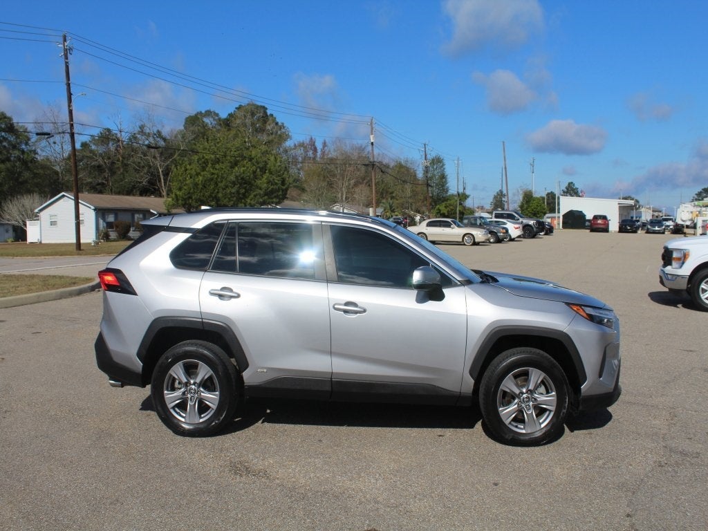 2022 Toyota RAV4 Hybrid XLE