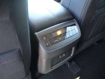 2023 Nissan Pathfinder SV