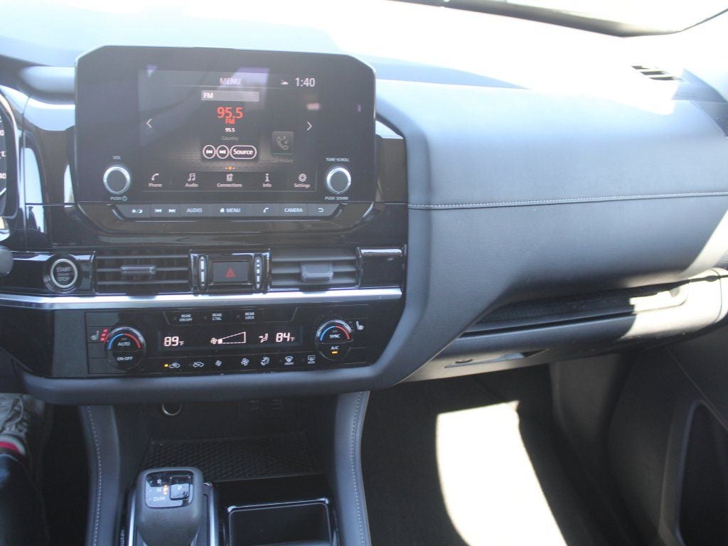 2023 Nissan Pathfinder SV