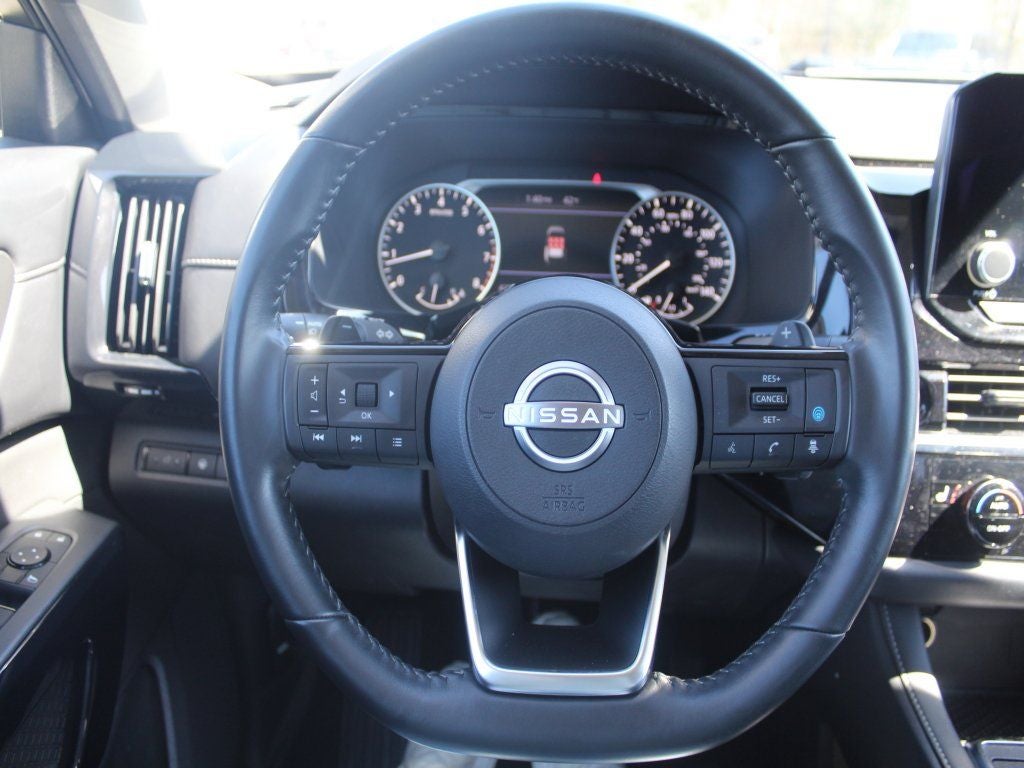 2023 Nissan Pathfinder SV