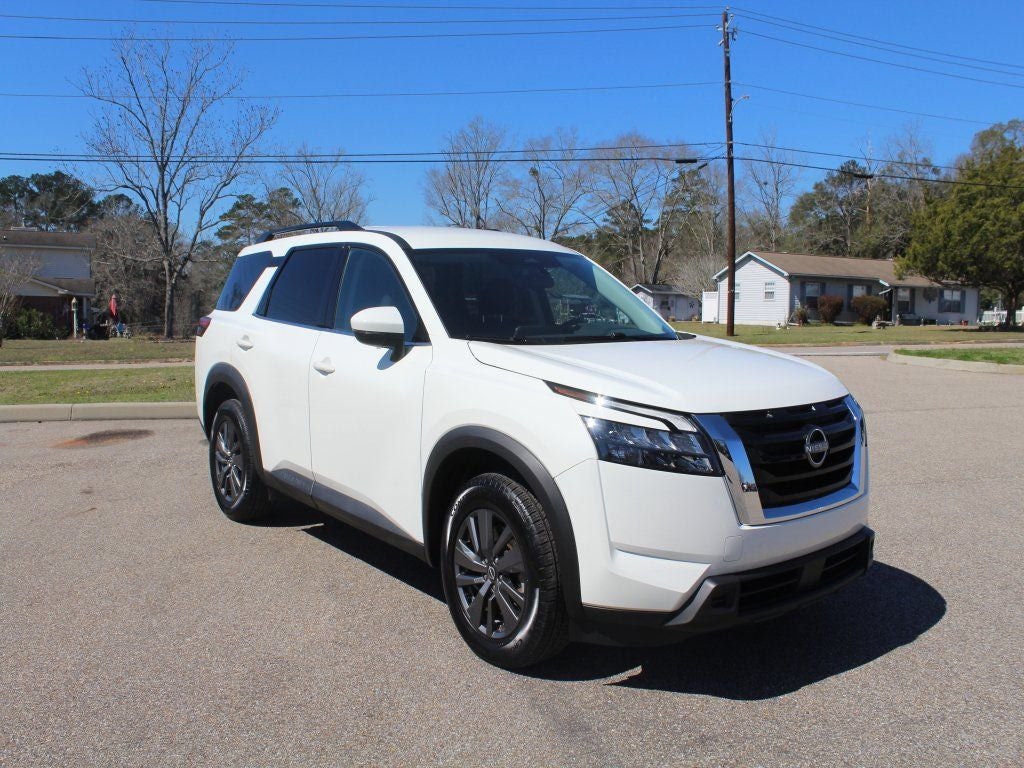 2023 Nissan Pathfinder SV