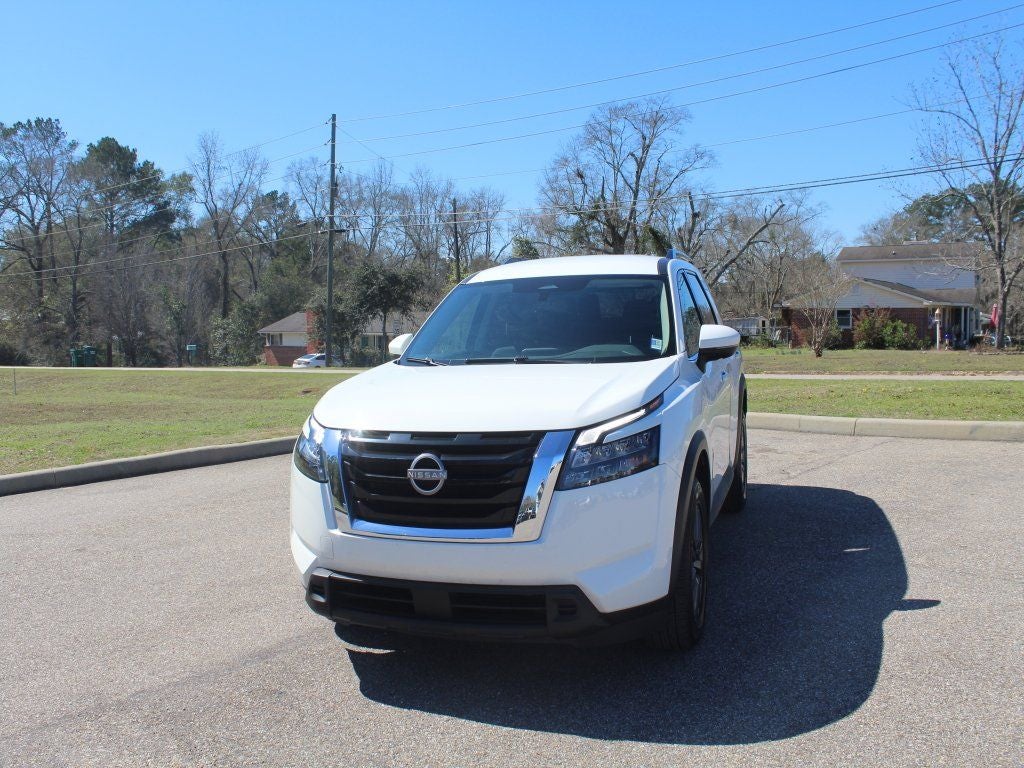 2023 Nissan Pathfinder SV