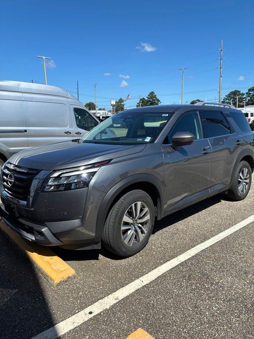 2025 Nissan Pathfinder SL