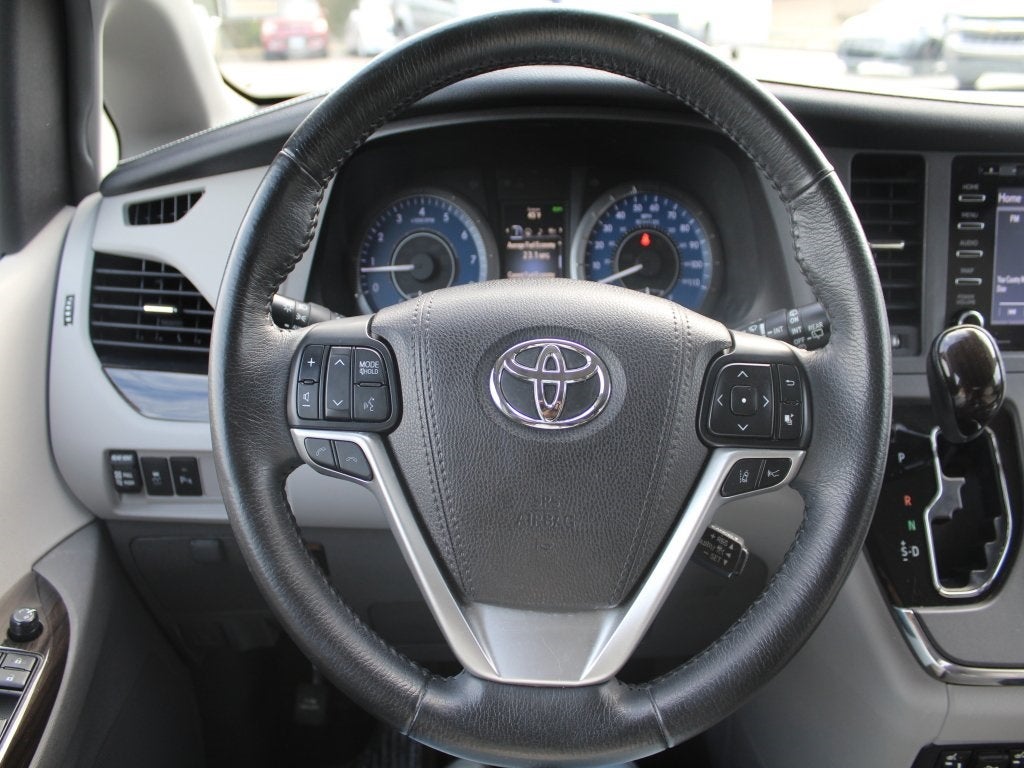 2018 Toyota Sienna L 7 Passenger