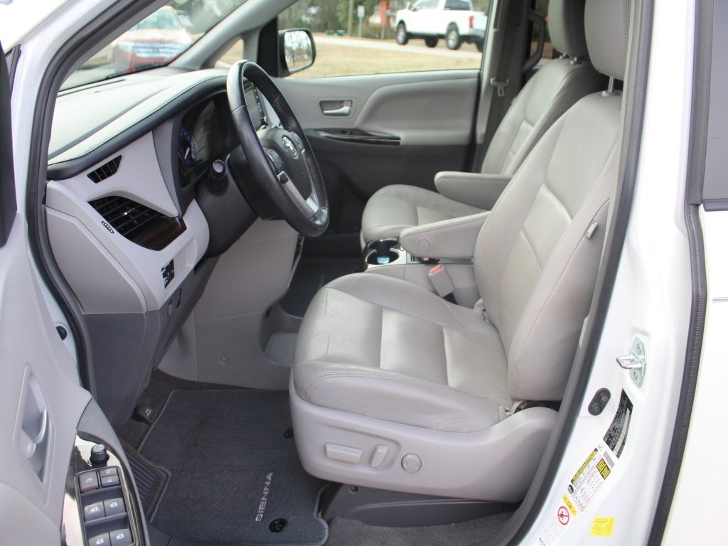 2018 Toyota Sienna L 7 Passenger