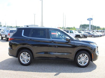 2022 Mitsubishi Outlander ES