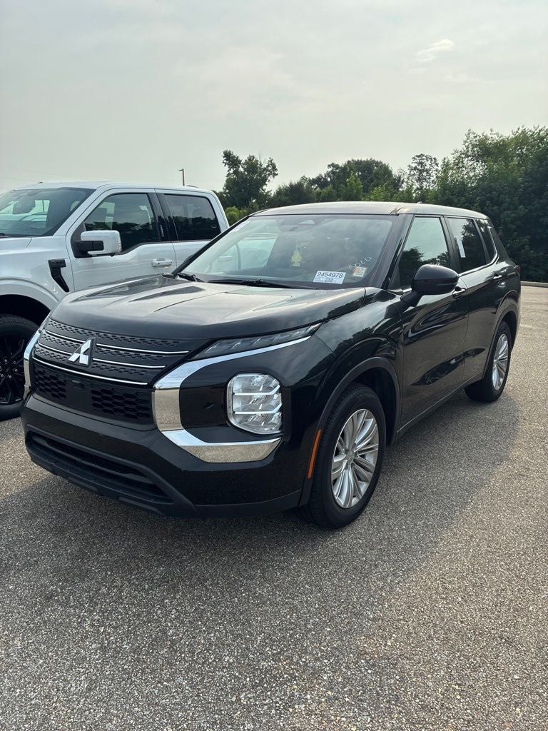 2022 Mitsubishi Outlander ES