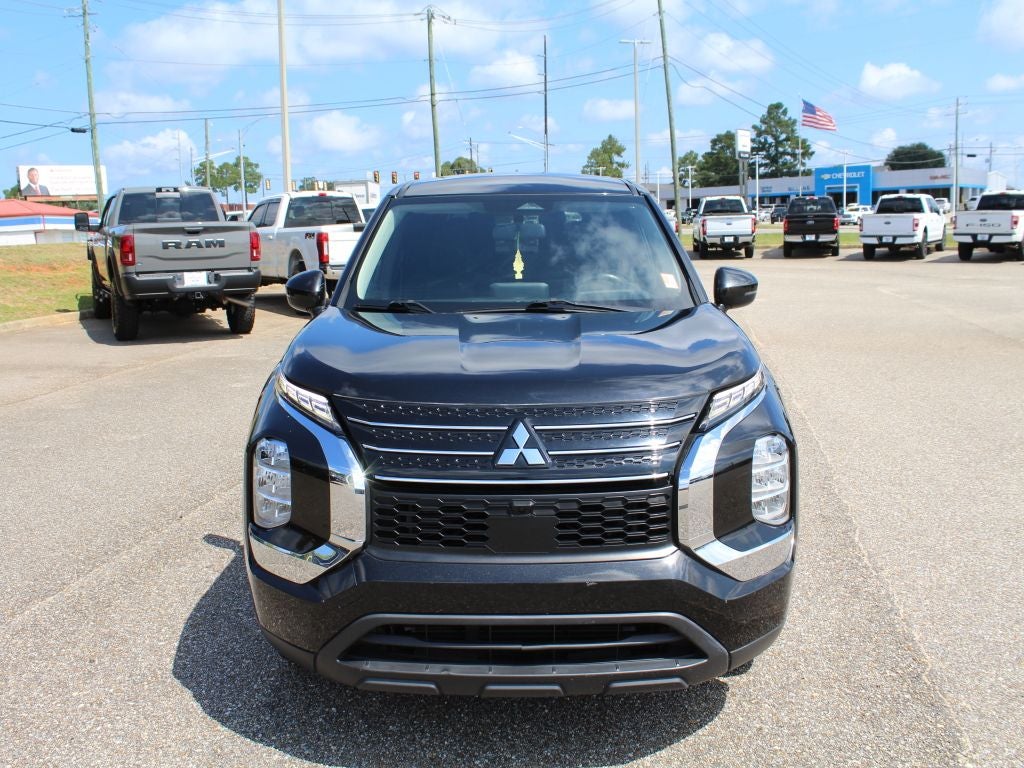 2022 Mitsubishi Outlander ES