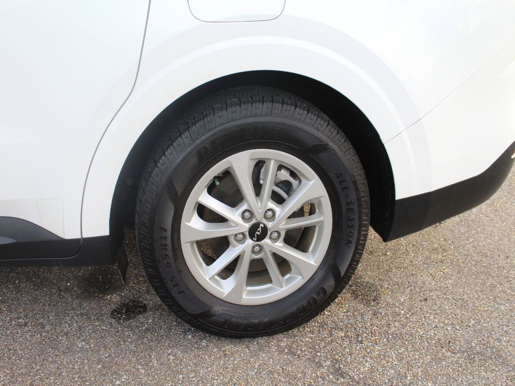 2023 Kia Carnival LX