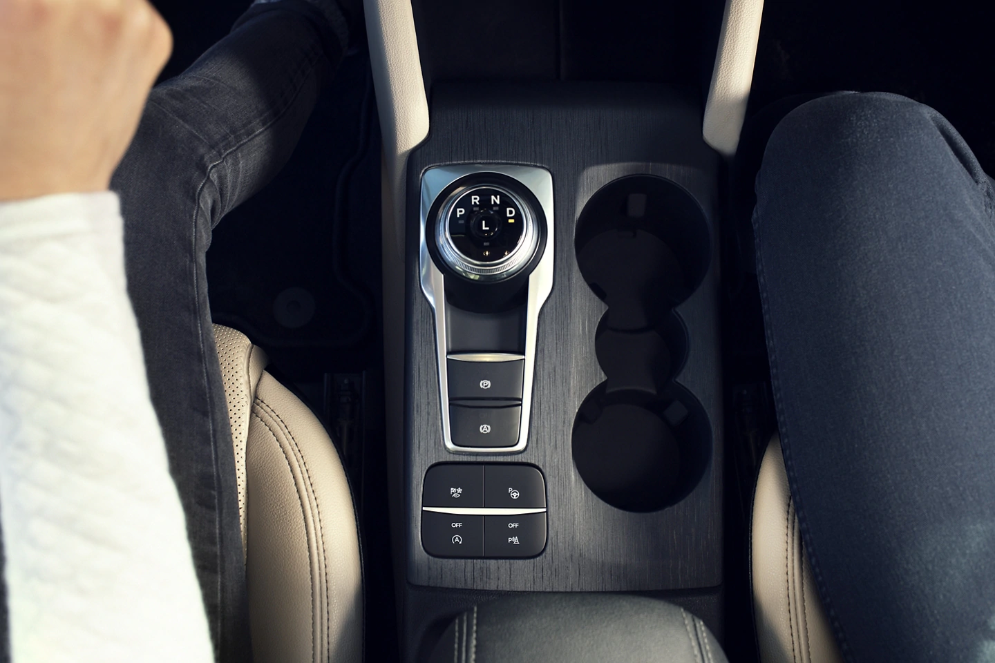 Shift Dial in the 2021 Escape