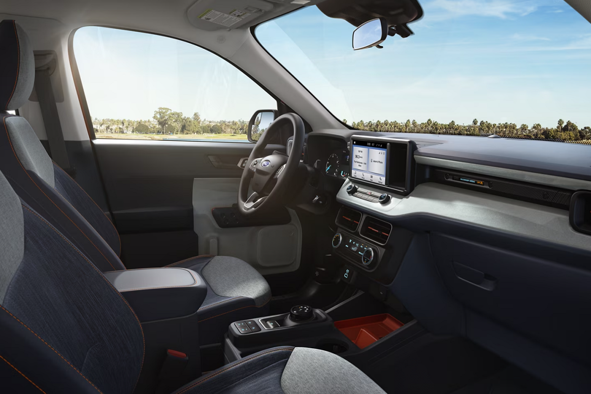 2025 Ford Maverick XLT Interior